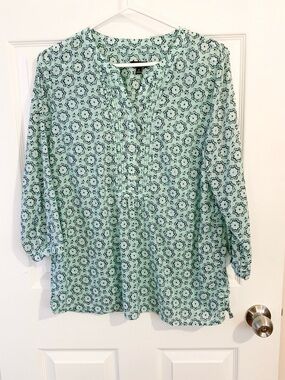 Talbots Light Aqua Printed Ruffle-Front Women's Blouse - size M
